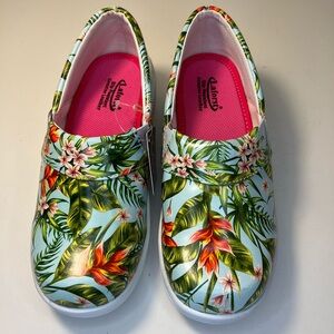 Laforst Women’s Size 8 Shoes Slip Resistant Slip On Work Clog Hawaiian Medical